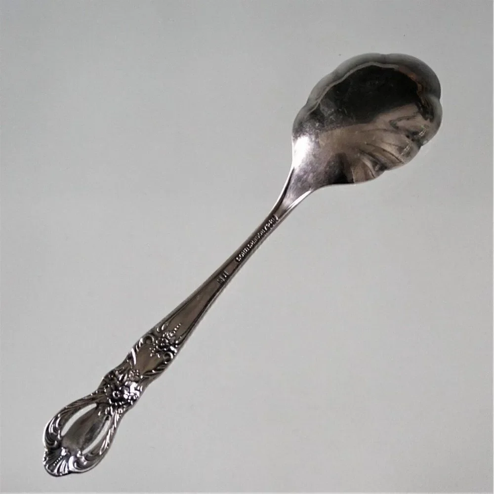 1847 Rogers Bros GRAND HERITAGE International Silverplate 1968 Sugar Spoon